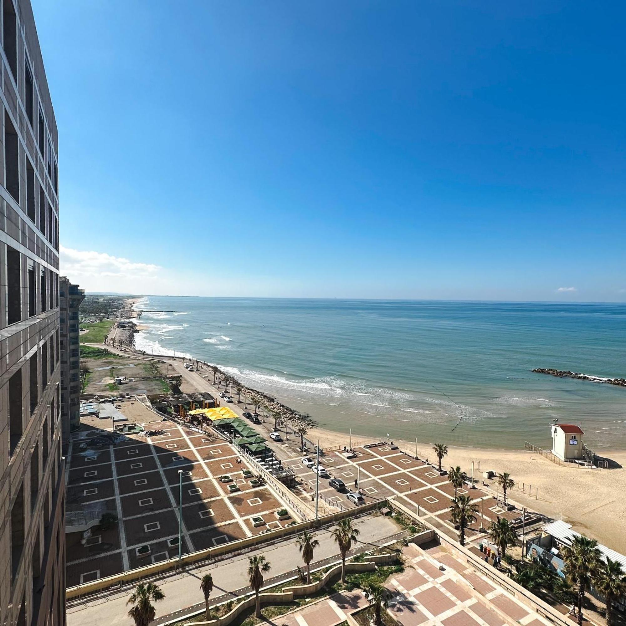 Haifa Almog Tower- "Blue Reef" Suite On The Sea Buitenkant foto
