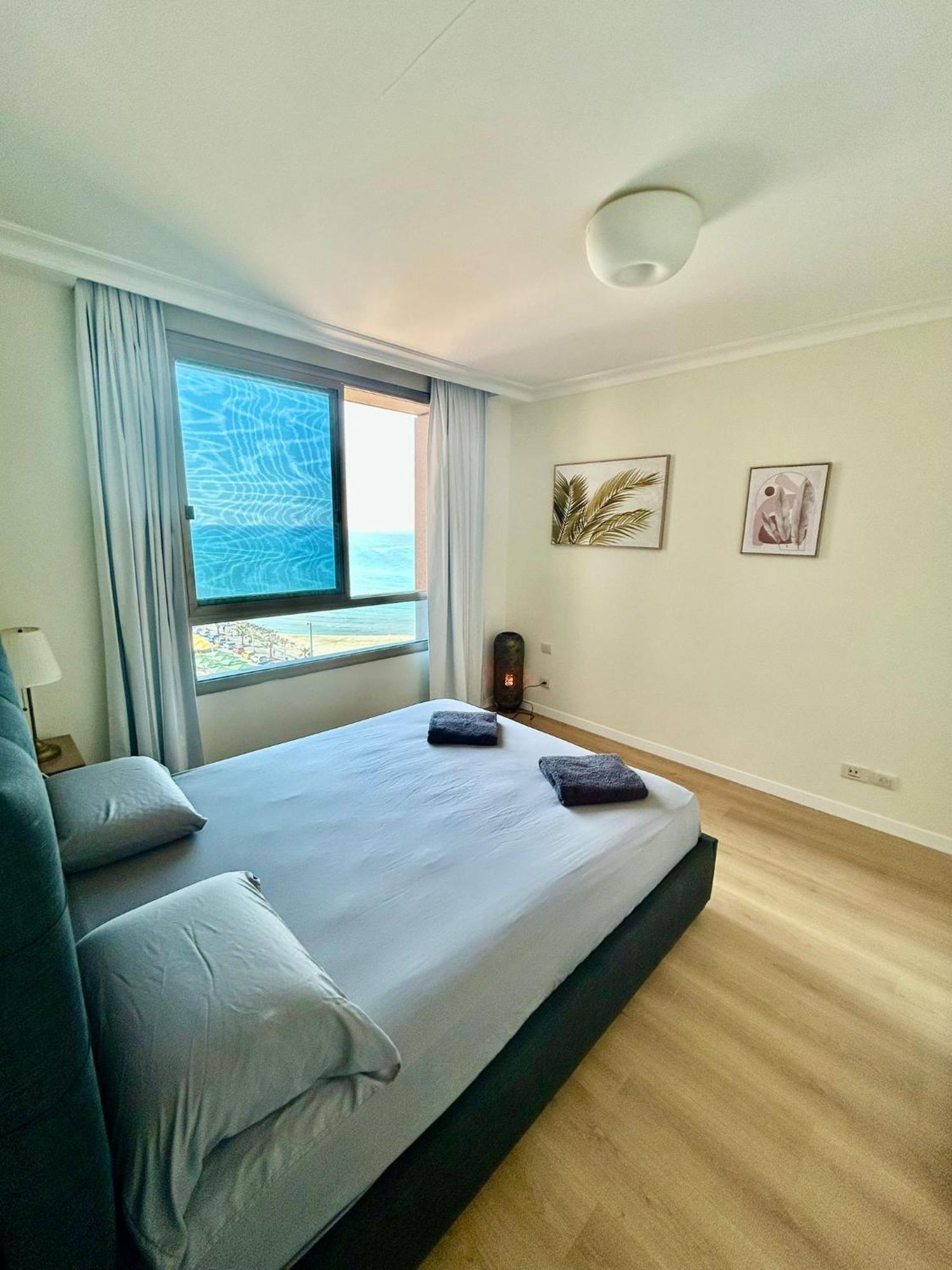 Haifa Almog Tower- "Blue Reef" Suite On The Sea Buitenkant foto